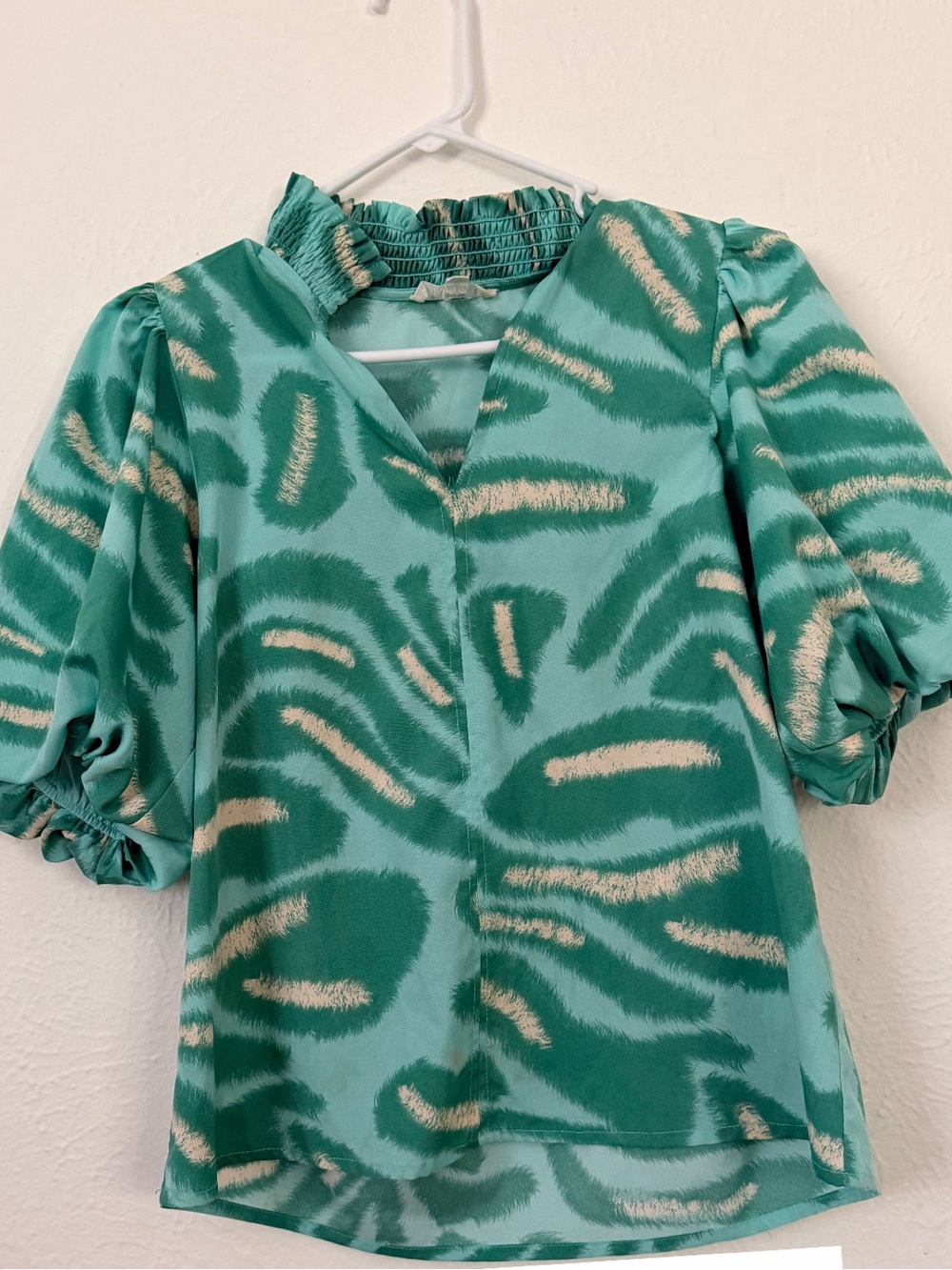 THML Puff Sleeve top XS